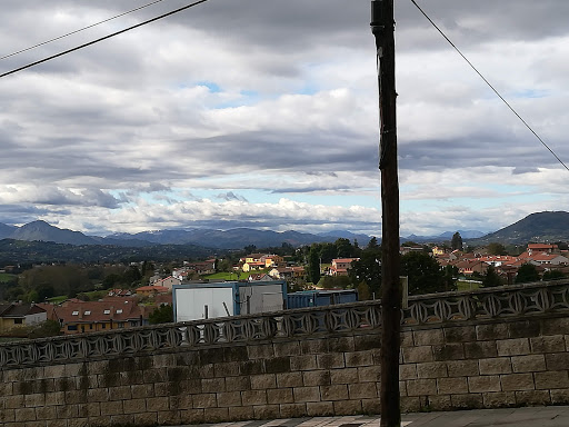 Joaquín Fernández Quirós ubicada en Noreña (Asturias)