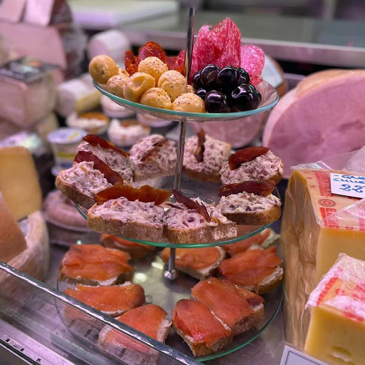 Charcutería Eva ubicada en Zaragoza (Zaragoza)