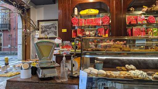 Confitería Ancomar ubicada en Luarca (Asturias)