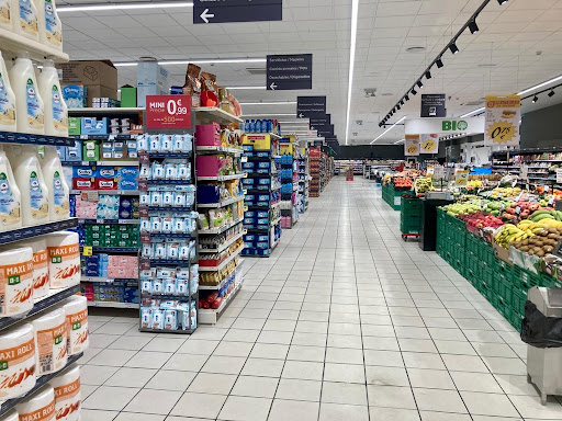 Carrefour Supermarket ubicada en Marbella (Málaga)