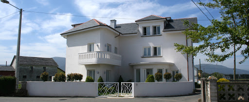 La Casa de Las Camelias ubicada en Busto (Asturias)