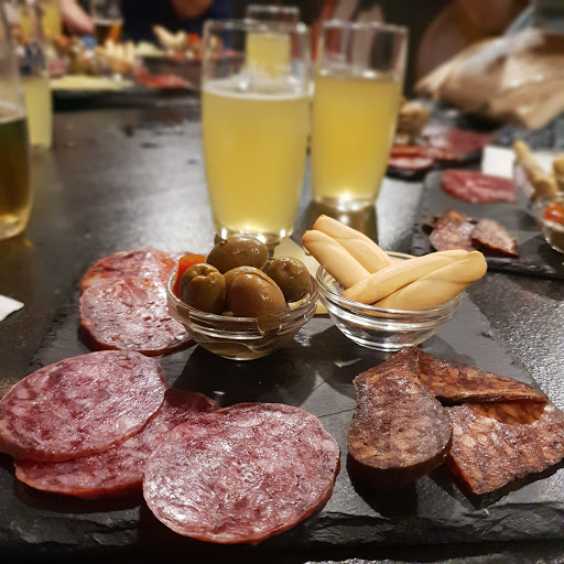 Jamón Experience ubicada en Roses (Girona)