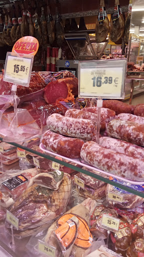 Supermercados Alimerka ubicada en Ribadeo (Lugo)