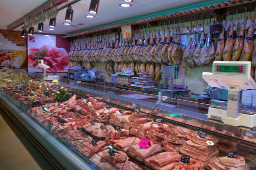 Carnicerías Esteban - Supermercado El Tostadero ubicada en Consuegra (Toledo)