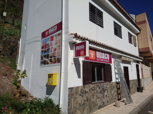 Supermercado UDACO ubicada en Valle Gran Rey (Santa Cruz de Tenerife)