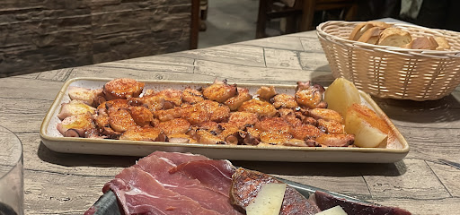 La Cava de Los Cinco ubicada en Pola de Lena (Asturias)