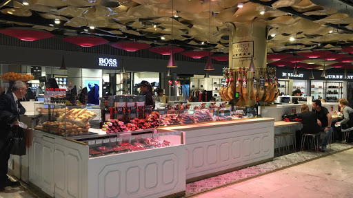 Enrique Tomás ubicada en Madrid (Madrid)