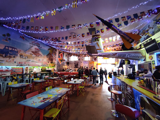 HANGAR COSTA VINTAGE RESTAURANTE ubicada en Sanlúcar de Barrameda (Cádiz)