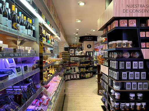TIENDAS PEÑA ubicada en Madrid (Madrid)