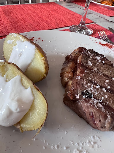 VIKINGO TABERNA GOURMET ubicada en Ojén (Málaga)