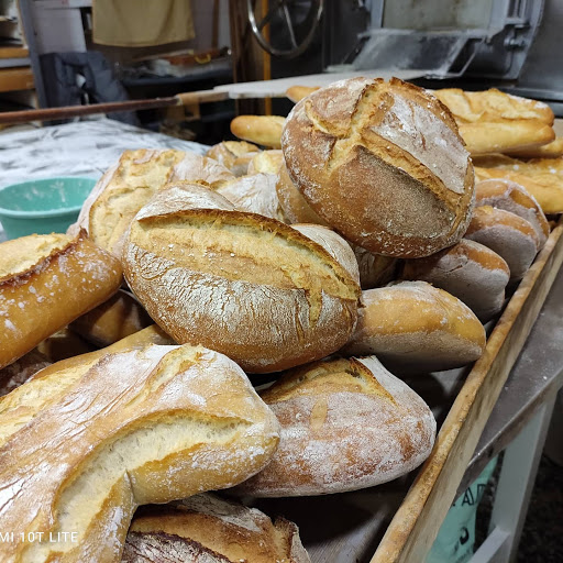 Forn Cafetería Regina ubicada en Benisanó (Valencia)